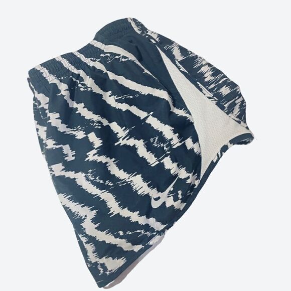 Nike Running Shorts - Picture 3 of 4